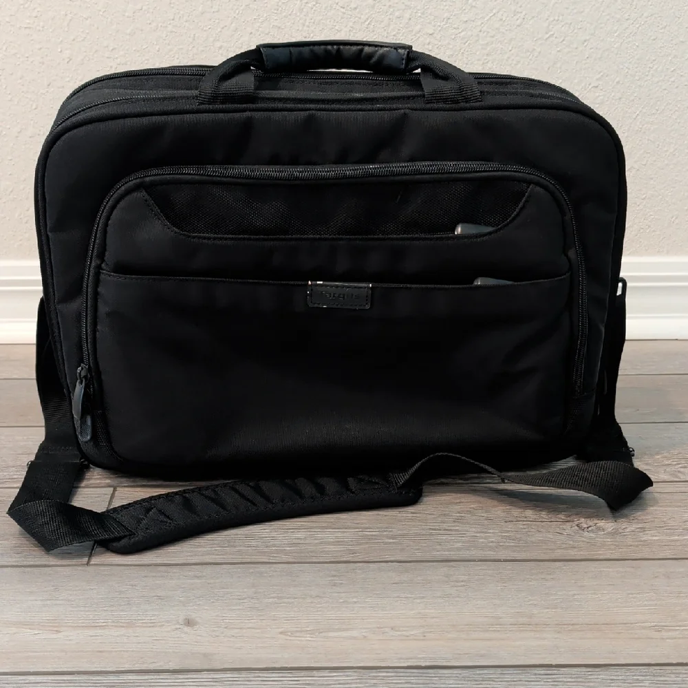 Professional Black Laptop Briefcase with Padded Shoulder Strap